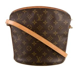 Authentic Louis Vuitton Monogram
Drovot Shoulder Cross Body Bag.